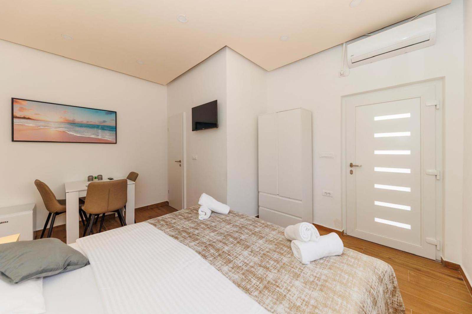 Premium Rooms Prince Zadar Exterior photo